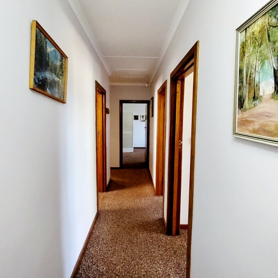 5 Bedroom Property for Sale in Vincent Heights Eastern Cape
